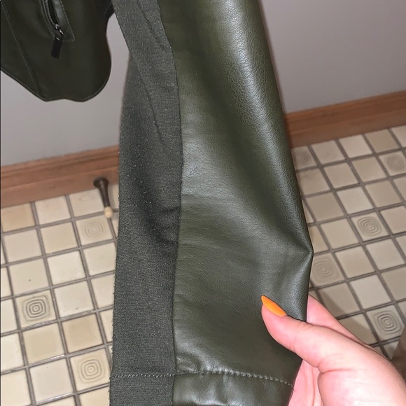 Blazer - Picture 5 of 5